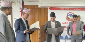 कर्णाली प्रदेश योजना आयोगका उपाध्यक्ष डा खत्रीद्वारा शपथ ग्रहण